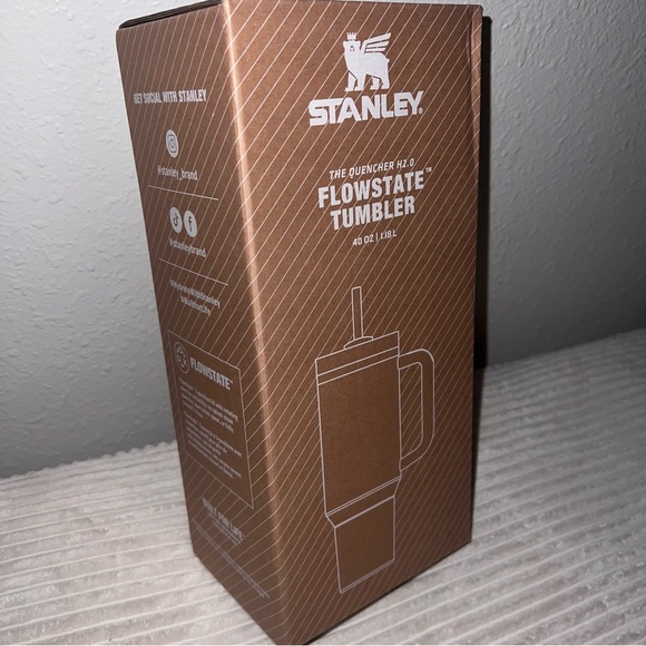 Stanley Cream/white/beige 40oz - Picture 4 of 4